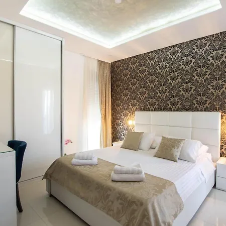 Exclusive Holiday Apartments&rooms Ξενοδοχείο με διαμερίσματα Σπλιτ
