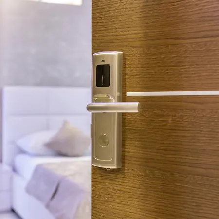 Ξενοδοχείο με διαμερίσματα Exclusive Holiday Apartments&rooms 4*