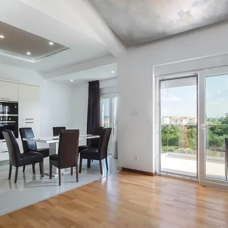 Ξενοδοχείο με διαμερίσματα Exclusive Holiday Apartments&rooms