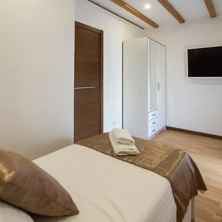 Ξενοδοχείο με διαμερίσματα Exclusive Holiday Apartments&rooms 4*