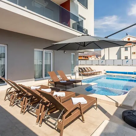 Exclusive Apartments&rooms 4*